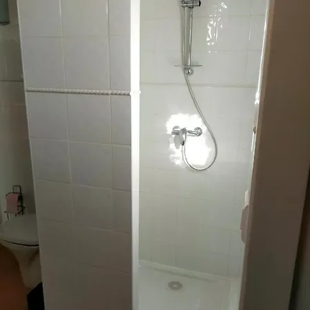 Dans Maison En Rez-de-chaussee Avec Piscine Holiday home *