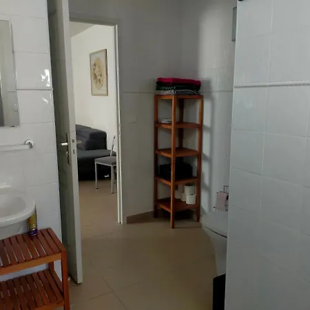 Dans Maison En Rez-de-chaussee Avec Piscine *