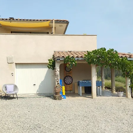 Dans Maison En Rez-de-chaussee Avec Piscine Feriehus Joyeuse
